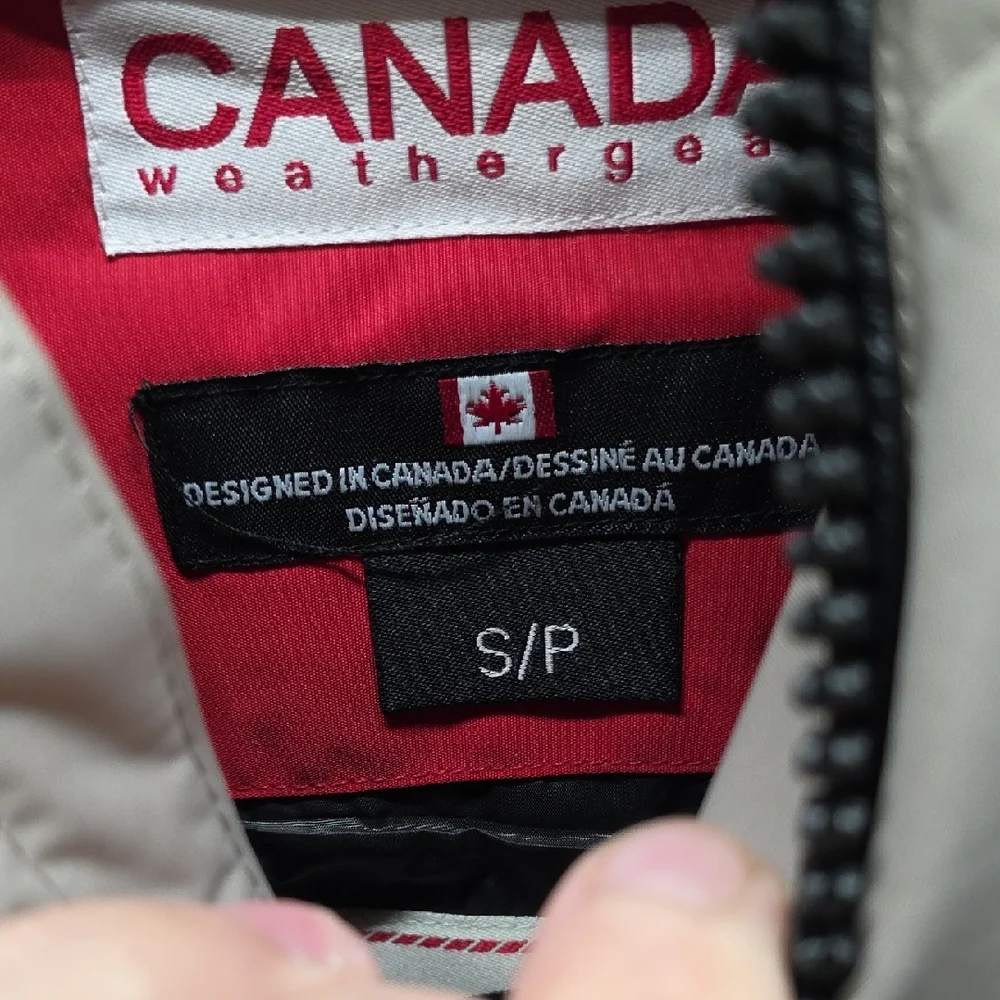 Canada Weathergeae Women's Hooded Quilted Puffer Coat - Gray - Picture 5 of 6